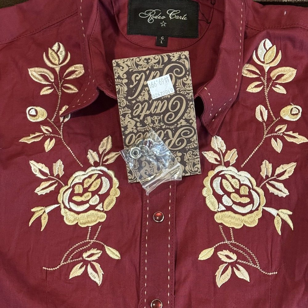 Rodeo Carte Womens Western Shirt M NWT Embroidered Roses Pearl Snap Burgundy - Picture 5 of 11